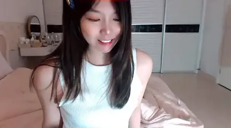 Dou-Yayaya — Stripchat stream photo (May 2025)