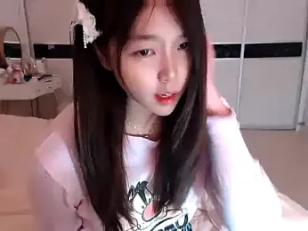 Dou-Yayaya — Stripchat stream photo (Apr 2025)