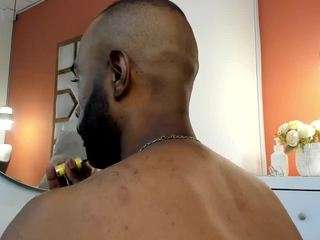 wakanda-27 — webcam model online on camsoda