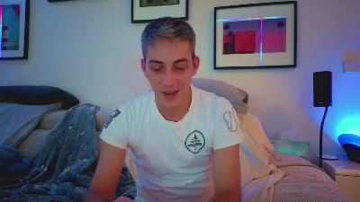 HuGo4K — webcam model online on cam4