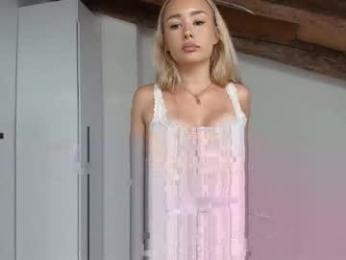 itschanelxx — webcam model online on chaturbate