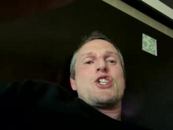 tallglassowater9cut459014 — Chaturbate stream photo (Apr 2026)