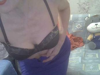 Red-Rose-777 — Bongacams stream photo (Dec 2025)