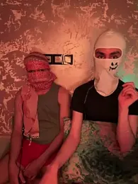 HitShelf — webcam model online on stripchat