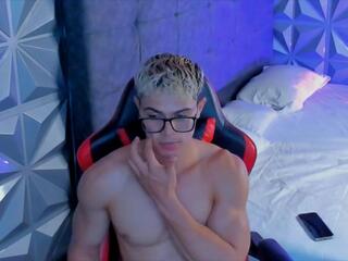 Travis Lewis — Flirt4free profile photo