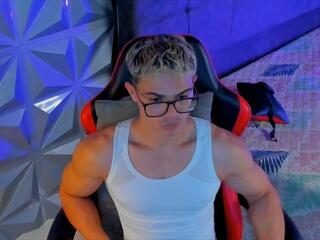Travis Lewis — flirt4free