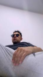 Malepee — webcam model online on cam4