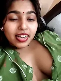 Cute-Simmi69 — webcam model online on stripchat