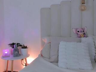 Pearl Moon — Flirt4free stream photo (Jul 2026)