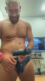 Salva95 — webcam model online on cam4