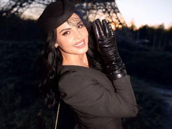 AngelinaKunis — webcam model online on livejasmin