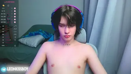 LeonBoykisser — Stripchat stream photo (Apr 2026)