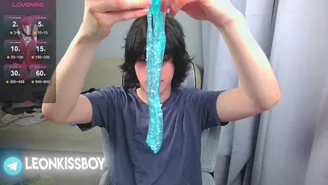 LeonBoykisser — webcam model online on stripchat