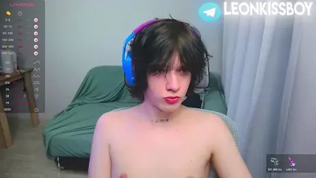 LeonBoykisser — Stripchat stream photo (Apr 2026)