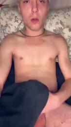 Akapey — webcam model online on cam4