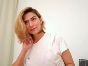 skyamber8v2 — webcam model online on chaturbate