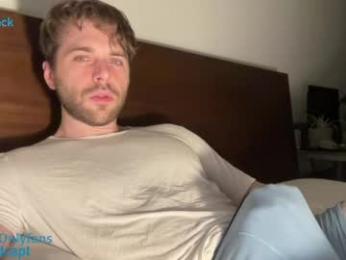 hot8pack01 — webcam model online on chaturbate