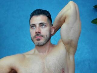 Cutler Q — webcam model online on flirt4free