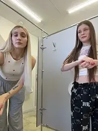 mmelicious — webcam model online on stripchat