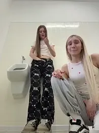 mmelicious — webcam model online on stripchat