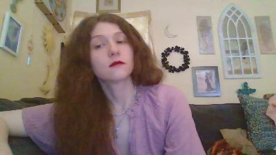 QueenCrimson — webcam model online on cam4