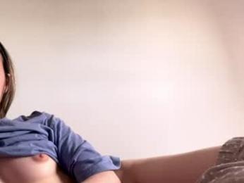 miica18y — webcam model online on chaturbate