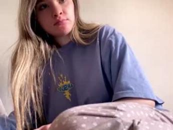 miica18y — webcam model online on chaturbate