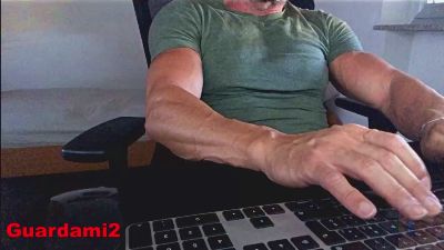 guardami2 — webcam model online on cam4