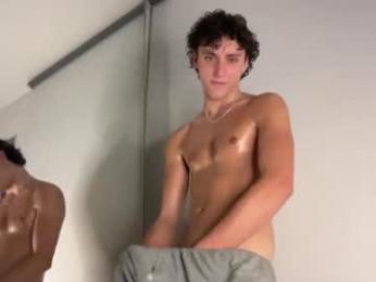 loves_leo — webcam model online on chaturbate