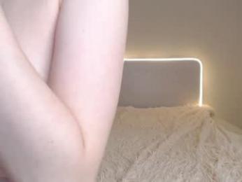 superstar090 — Chaturbate stream photo (Apr 2026)