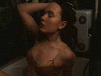 DavinaHislip — webcam model online on livejasmin