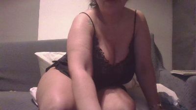 dolcemio1 — webcam model online on cam4