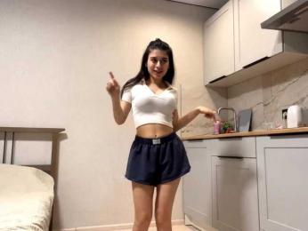 BerryBurstX — webcam model online on bongacams
