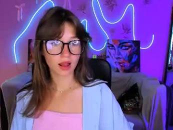 helli_belli — webcam model online on chaturbate