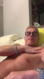 Axl_hot — webcam model online on cam4