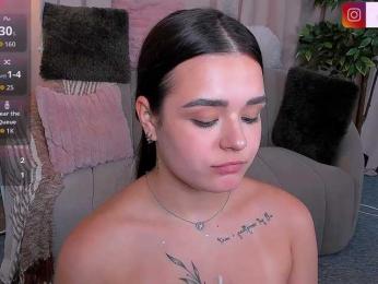 EvaRaider — webcam model online on bongacams