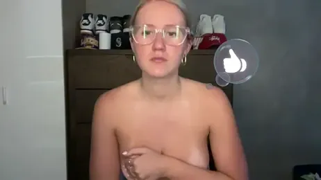 itssosierra — webcam model online on stripchat