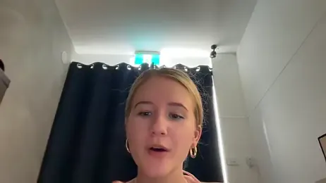 itssosierra — webcam model online on stripchat