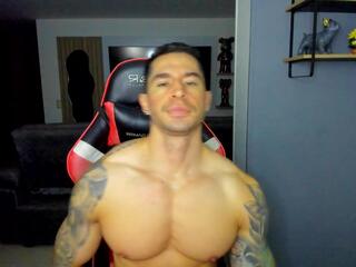 Uxio X — Flirt4free stream photo (Apr 2026)