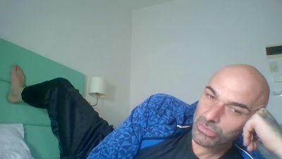 ilciuciu20 — Cam4 stream photo (May 2026)