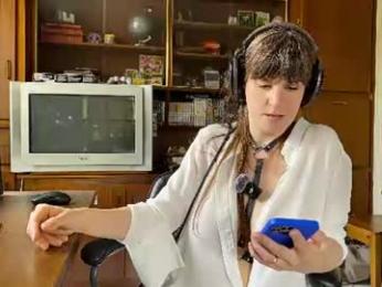 claire_moulin — Chaturbate stream photo (Aug 2026)