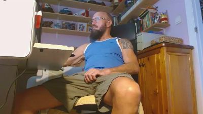 hugot9374 — webcam model online on cam4