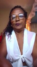 momsexy_xxx — Cam4 stream photo (Apr 2026)