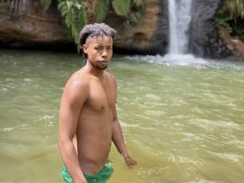 AlejoHunter — Livejasmin stream photo (Mar 2025)