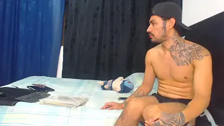 Hot_Sharks_ — Stripchat stream photo (Apr 2026)