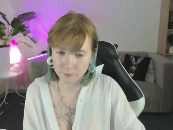 elira_vane — webcam model online on chaturbate