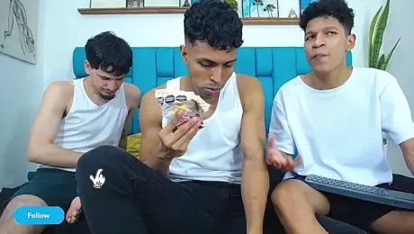 Interracial_Snow_Bunny — webcam model online on stripchat