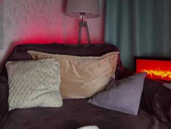 PinkFoxya — webcam model online on bongacams