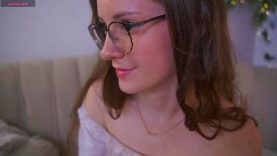 MelodieLiuzzi — Cam4 stream photo (Apr 2026)