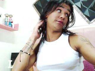 andrea-safeira — webcam model online on camsoda